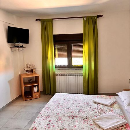 Ruza I Natalija Apartment Karlobag Ngoại thất bức ảnh