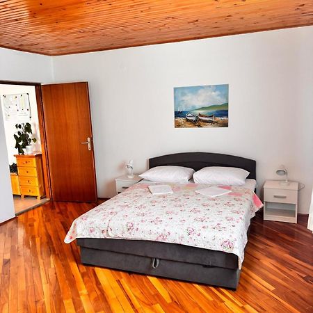 Ruza I Natalija Apartment Karlobag Ngoại thất bức ảnh