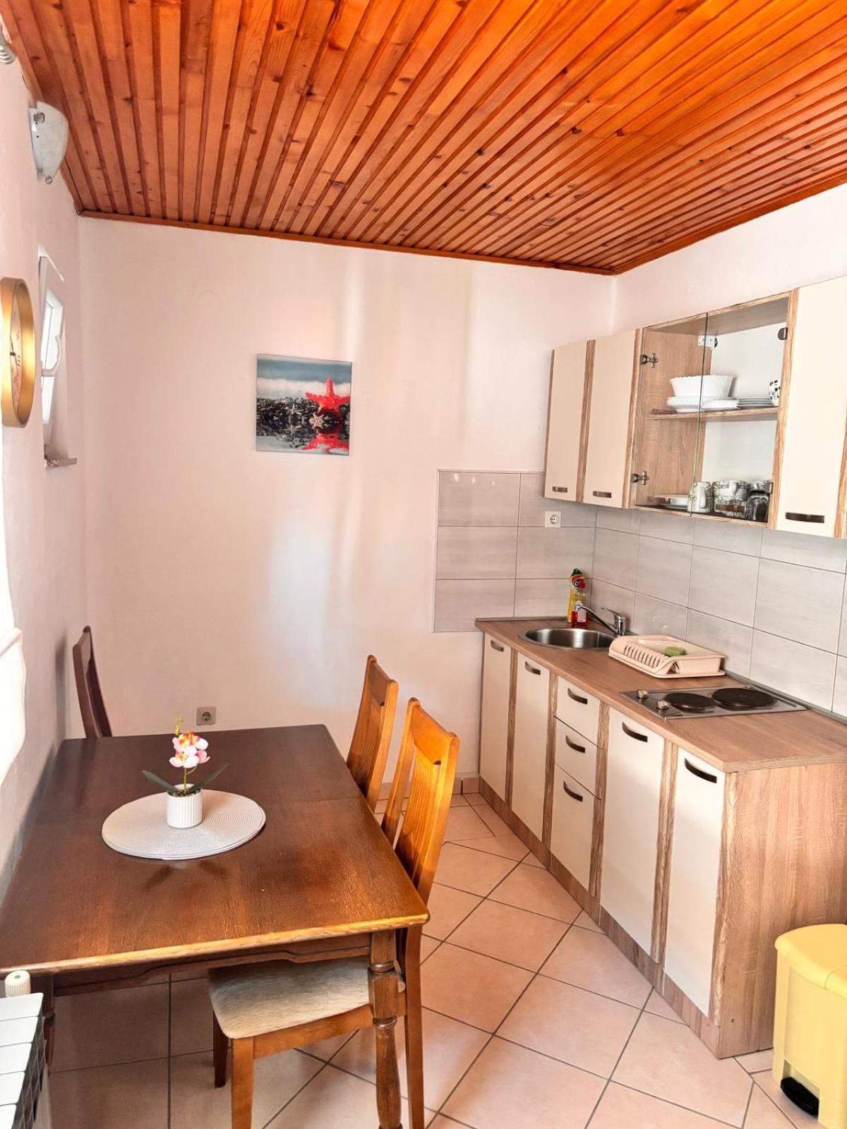Ruza I Natalija Apartment Karlobag Phòng bức ảnh