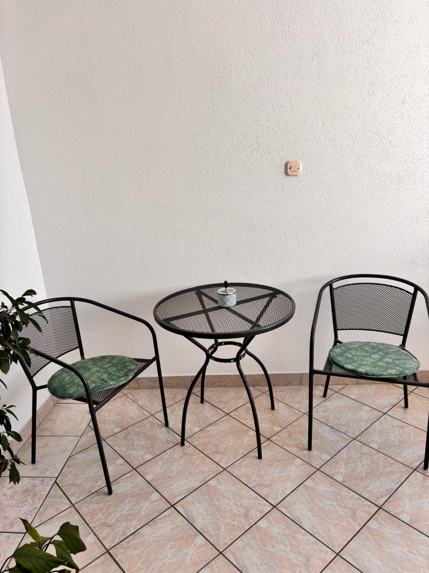 Ruza I Natalija Apartment Karlobag Phòng bức ảnh